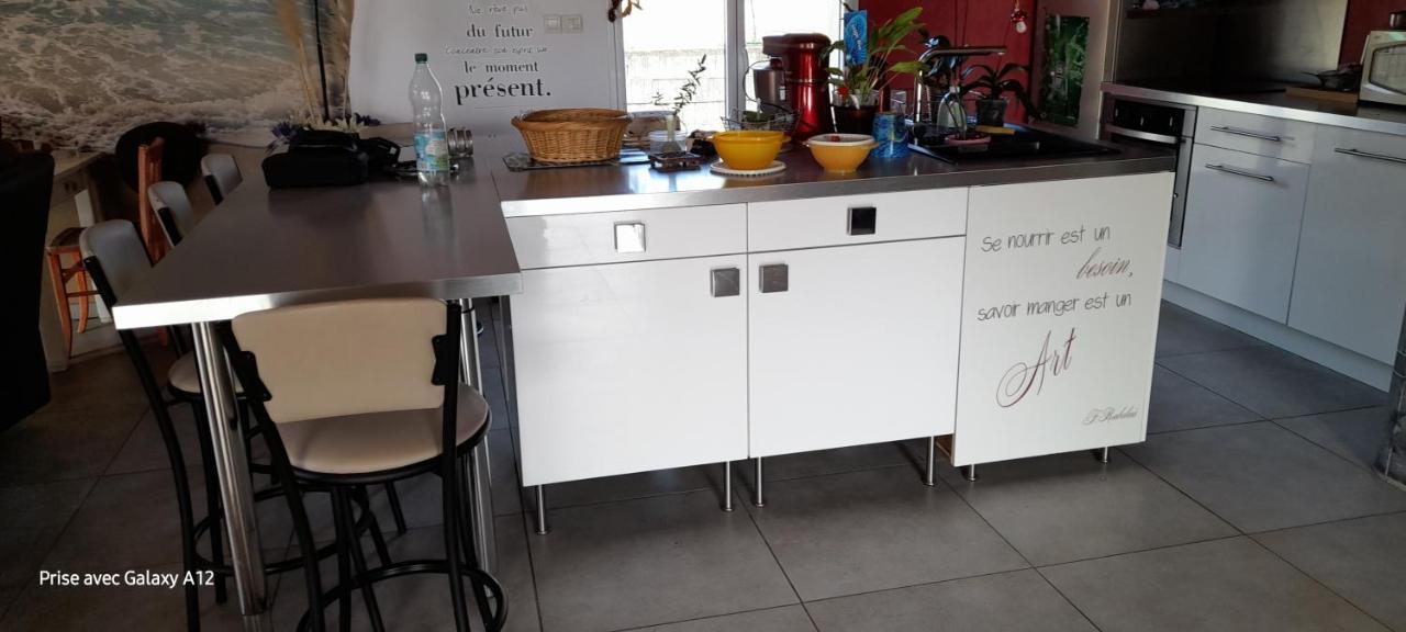 Villa Sand 5Mn Chateau Goutelas Marcoux  Bagian luar foto